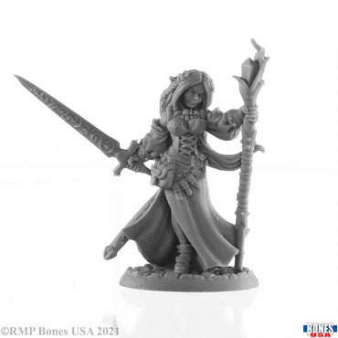 Reaper 30001: Lysette, Elven Mage Bones USA Reaper Legends