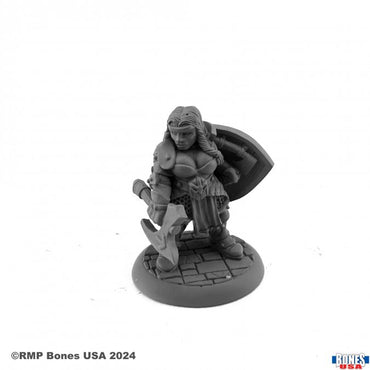 Reaper 30170: Freya Fangbreaker, Dwarf Shieldmaiden Bones USA Reaper Legends